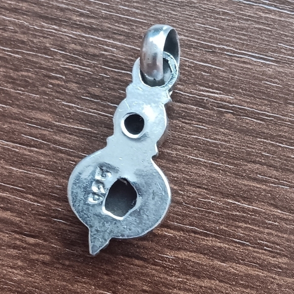 925 Sterling Silver Deep Red Stone or Glass Pendant - Picture 6 of 10